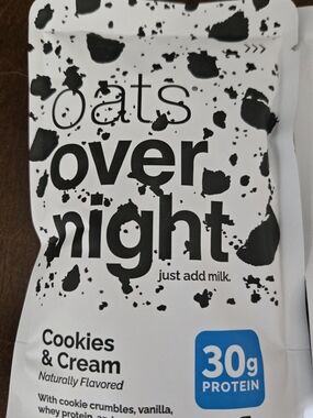 Cookies & Cream Overnight Oats - White